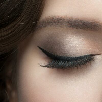 Eyeliner Hacks for a Professional Look