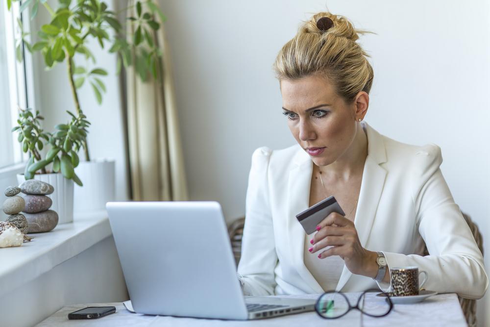 Useful Tips to Avoid Credit Card Debt